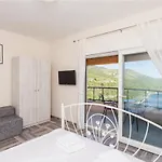 Stunning In With Kitchen Vakantiehuis