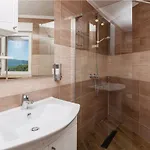 Stunning In With Kitchen