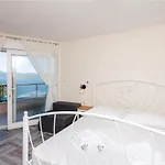 Stunning In With Kitchen Vakantiehuis *
