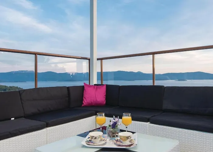 Stunning In With Kitchen 펜션 Kremena